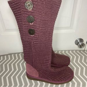 Uggs Red Knitted Boots Women’s Size 8 with 3 Buttons